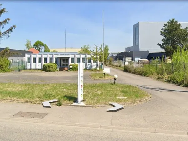 RIXHEIM - Bâtiment d'activités 730 m² - Terrain 3 100 m² - Emplacement très visible