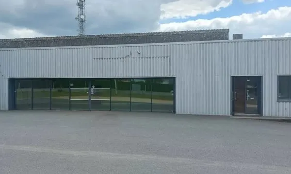 Commerce Location Bressuire  320m² 1980€