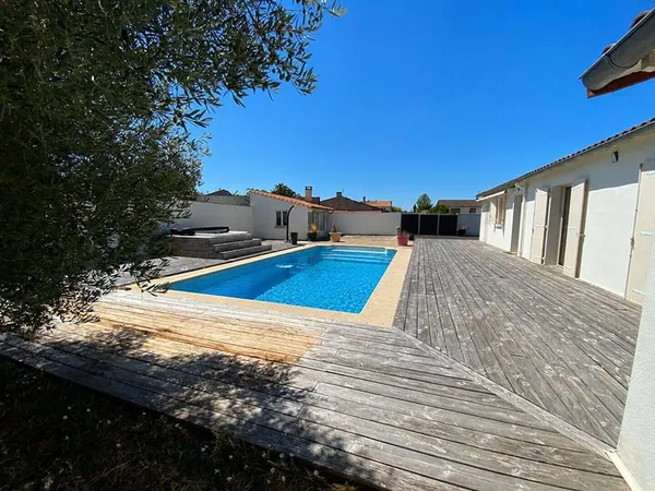Maison de plain-pied 6 pièces 158 m²