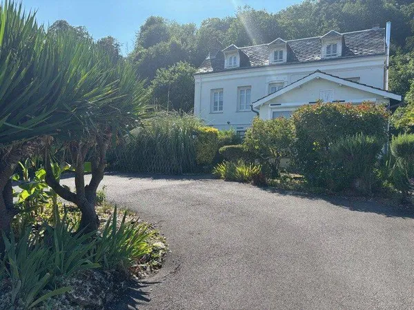 Maison 8 pièces 227 m²