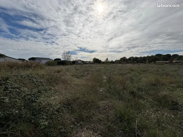 Terrain 600 m² Loupes