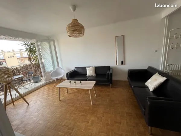 Chambre de 14 m2 dans colocation meublée de 90 m2 TRES LUMINEUSE CLIMATISEE et REFAITE A NEUF