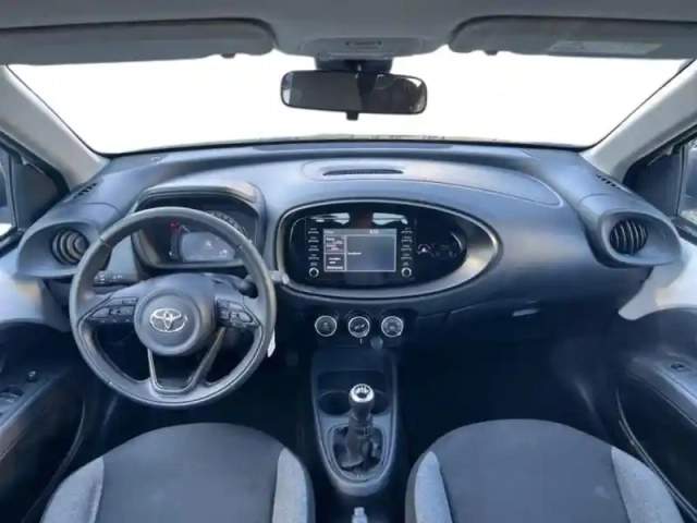 Toyota Aygo x 1.0 vvt-i 72ch dynamic — photo 10
