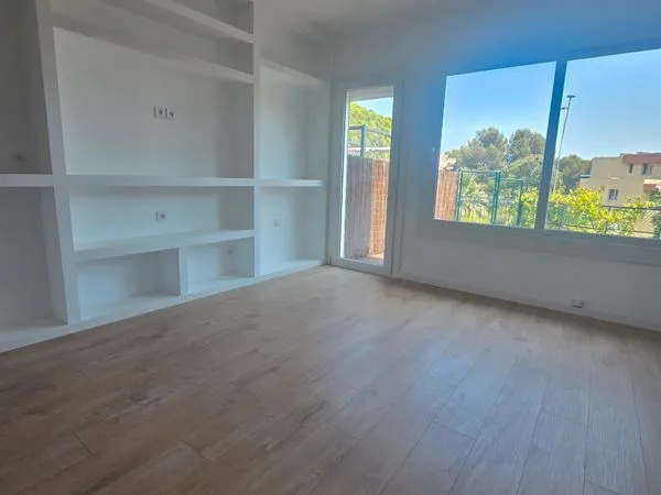 Maison rénovée 75m2 aperçu mer plage à 2 min