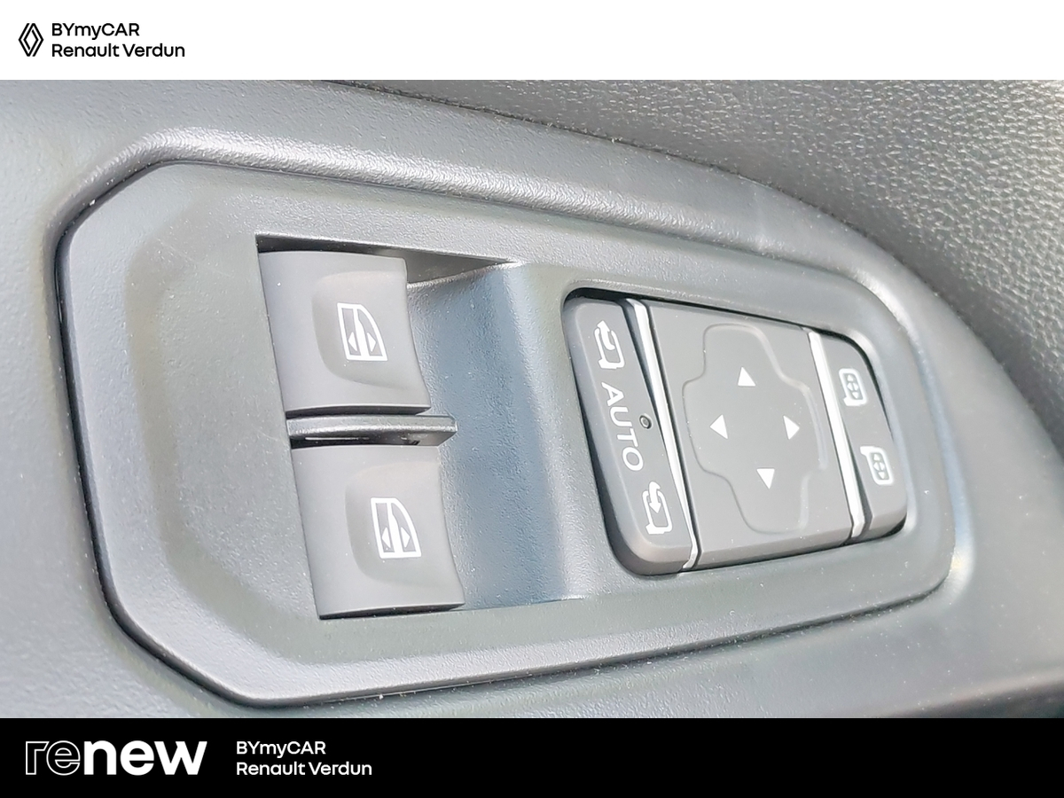 Renault Trafic Blue dCi 170 auto — photo 17