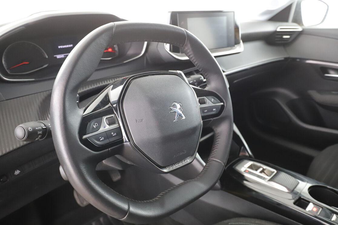 Peugeot 208 1.2 PureTech Style EAT8 — photo 10