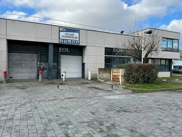 Local d'activité 1114 m²