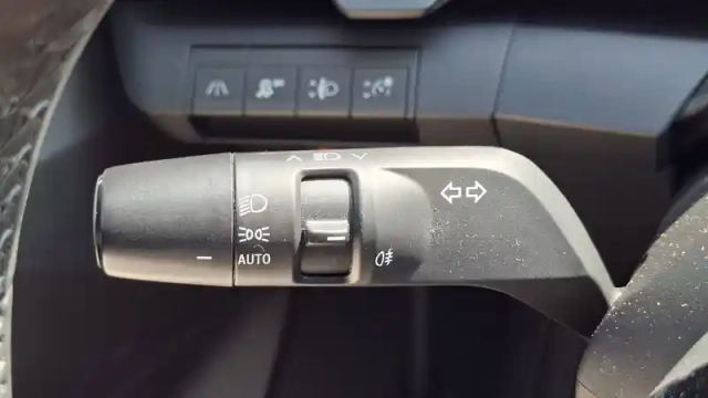 Renault Megane e-tech ev60 220 ch optimum charge — photo 36