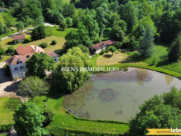 Propriété 9 pièces 322 m²