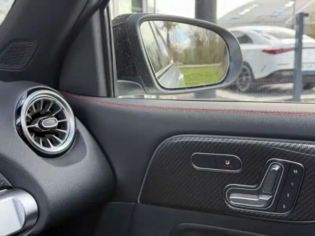 Mercedes Glb 200 d amg line — photo 79