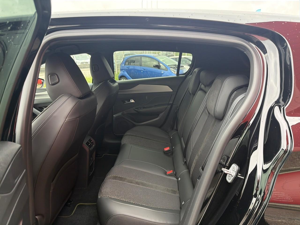 Peugeot 308 hybrid 136 e-dcs6 gt — photo 10