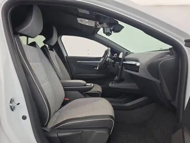 Renault Megane e-tech ev60 220 ch super charge — photo 30