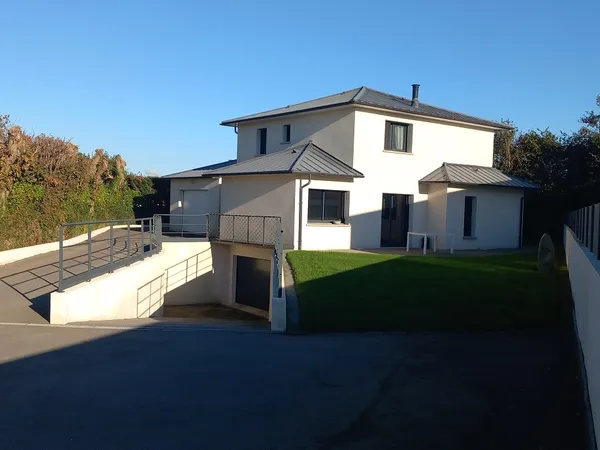 MAISON RECENTE FAMILIALE SUR SOUS SOL
