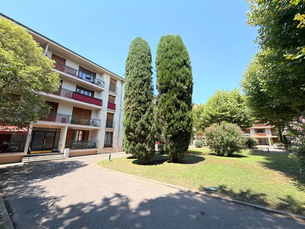 À VENDRE EXCLUSIVITÉ 13100 AIX-EN-PROVENCE APPARTEMENT 5 PIECES D'ENVIRON 97M² AVEC BALCON CAVE, GAR