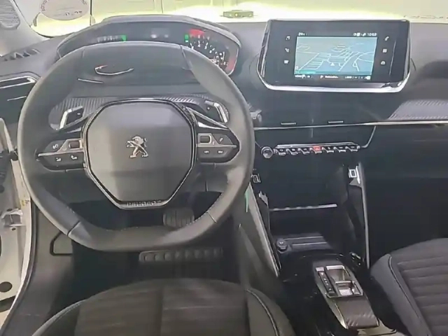 Peugeot 2008 puretech 130 s&amp;s eat8 — photo 8
