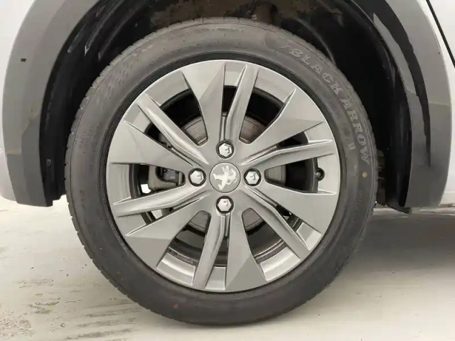 Peugeot 208 electrique 50 kwh 136ch — photo 17