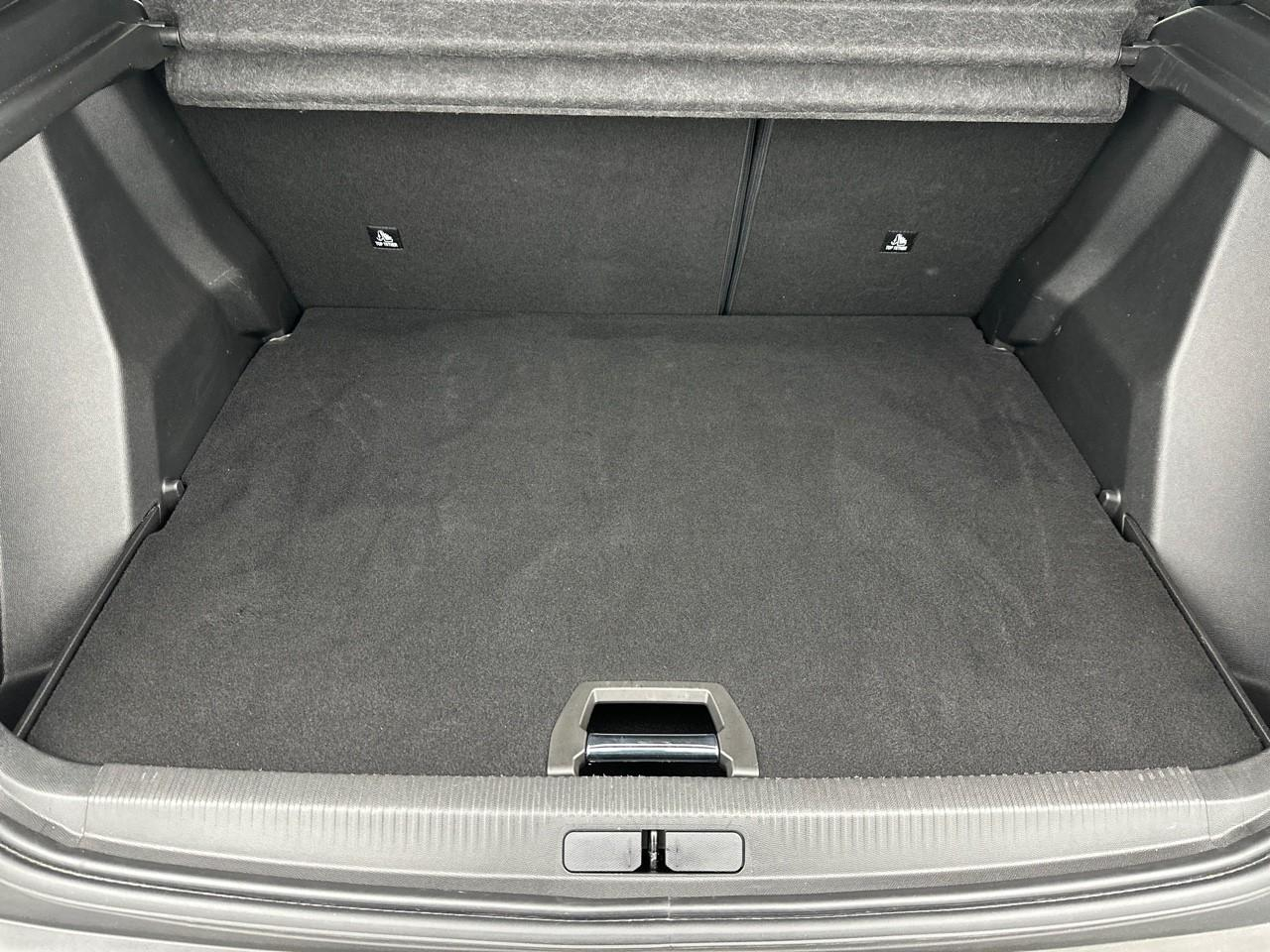 Peugeot 2008 puretech 130 s&s eat8 allure — photo 6