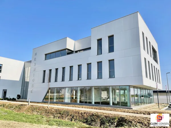 Local professionnel 270 m²