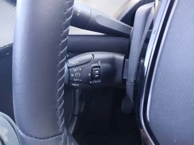 Peugeot 208 puretech 75 s&amp;s bvm5 — photo 15