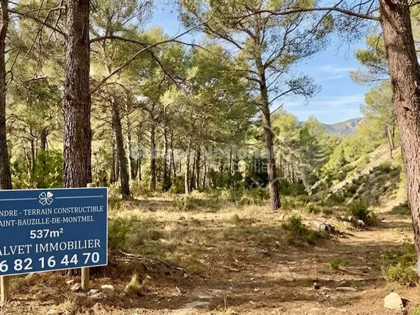 Terrain constructible 537 m²