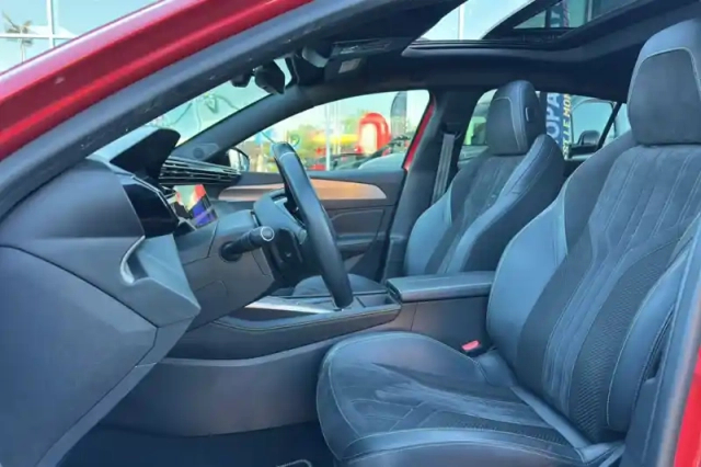 Peugeot 308 phev 180 e-eat8 — photo 10