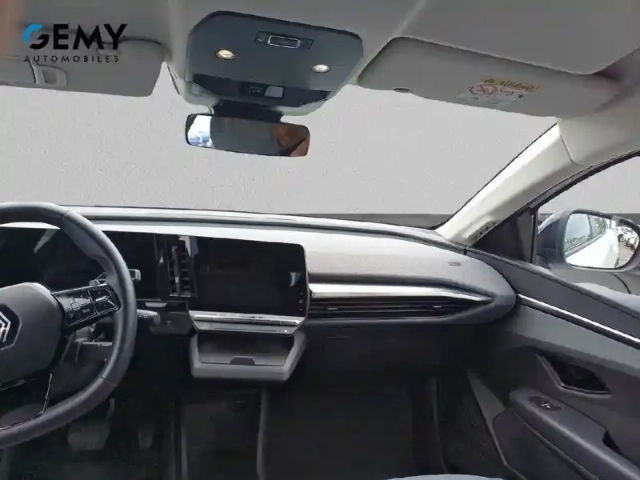 Renault Megane e-tech ev40 130ch standard charge — photo 8