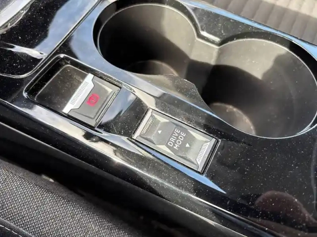 Peugeot 2008 puretech 130 s&amp;s eat8 — photo 20