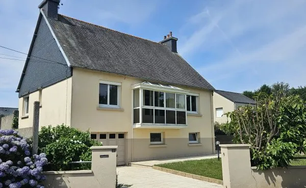 EXCLUSIVITÉ - FONCTIONNALITÉ ET SÉRÉNITÉ À DEUX PAS DU CENTRE DE CAVAN