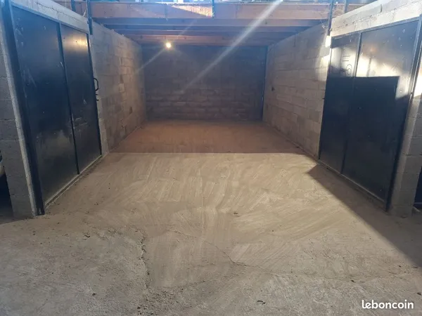 Box garage, entrepôt, local de 27m2