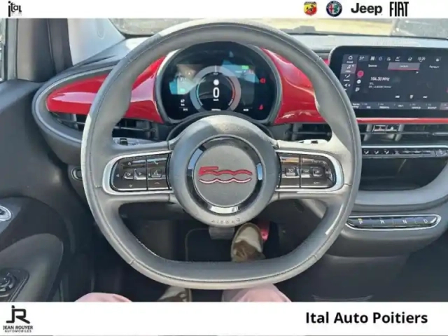 Fiat 500 e 118ch (red) my23 — photo 8