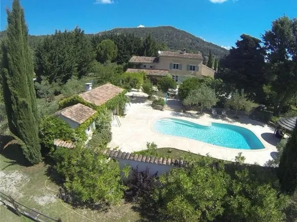Villa 800 m²