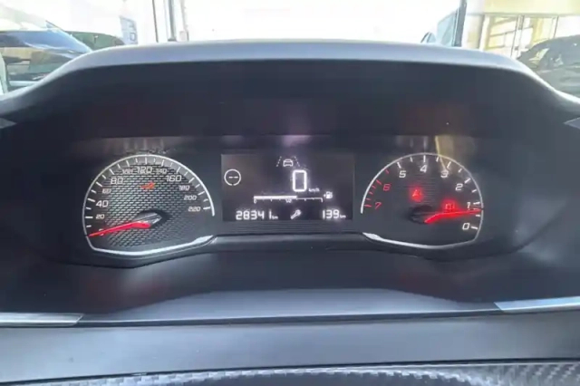 Peugeot 208 puretech 75 s&amp;s bvm5 — photo 13