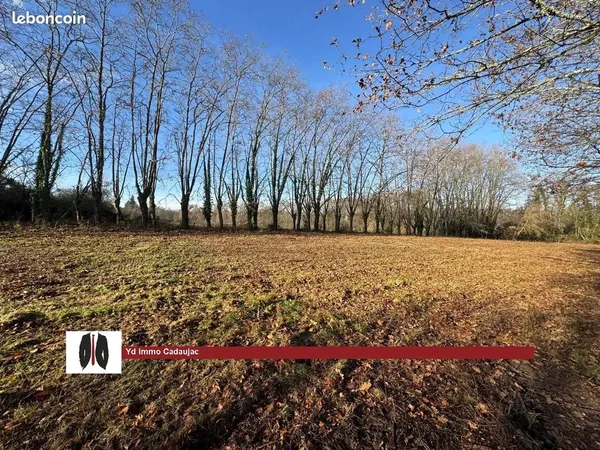 Terrain 900 m² Léognan