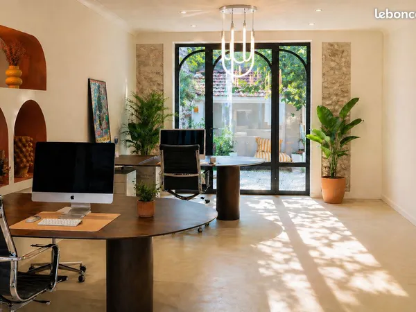 Bureau d'équipe 25 m² meublé - 4 personnes ou plus - Charges incluses