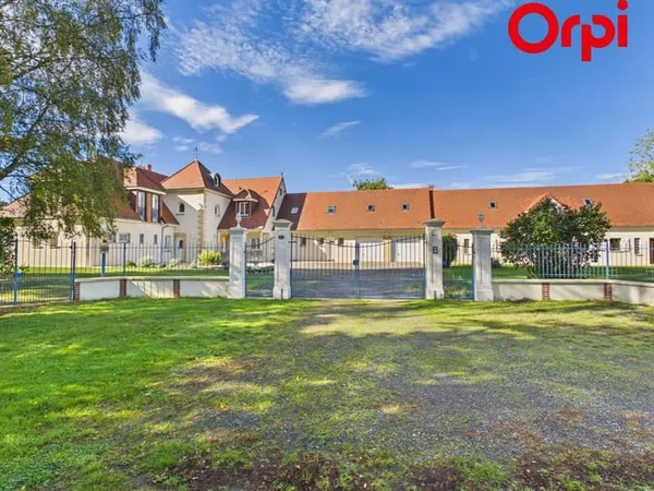 Maison 11 pièces 375 m²