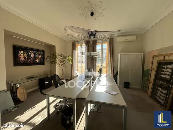 Bureau 205 m²