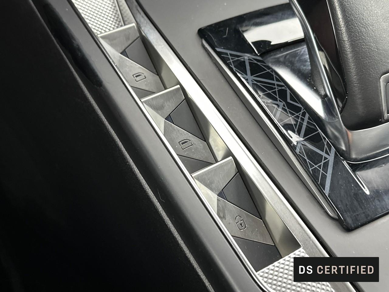 Ds Ds 3 crossback puretech 130 eat8 louvre — photo 32