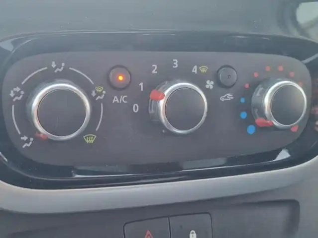 Renault Trafic iii nv fg gcf l1h1 1200 dci 120 — photo 9