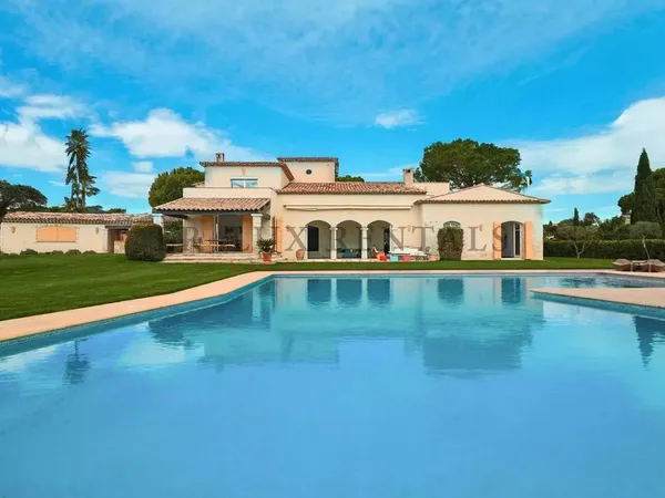 Villa 320 m²