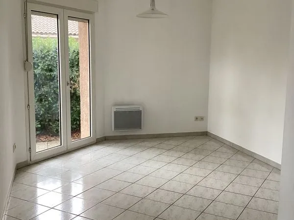 Studio avec cour Nord St Gilles