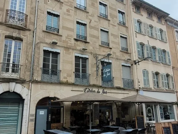 Local commercial centre historique Romans