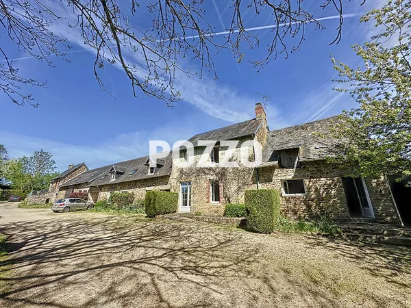 A Vendre - Le Val Saint Père - Ensemble immobilier 13 pièce(s) 330 m2 - Terrain de 35000 m2 libre de