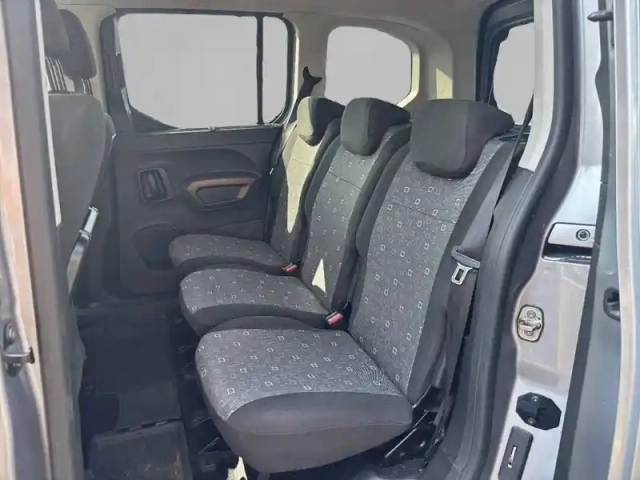 Peugeot Rifter standard bluehdi 130 s&amp;s eat8 — photo 12