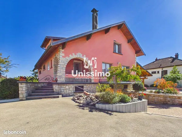 Maison 7 pièces 220 m²