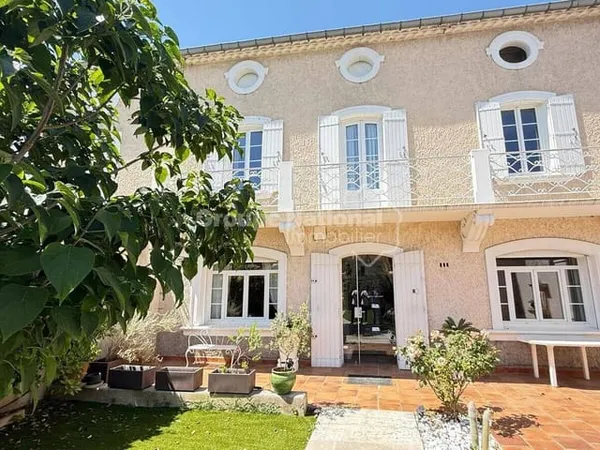 Maison 6 pièces 185 m²