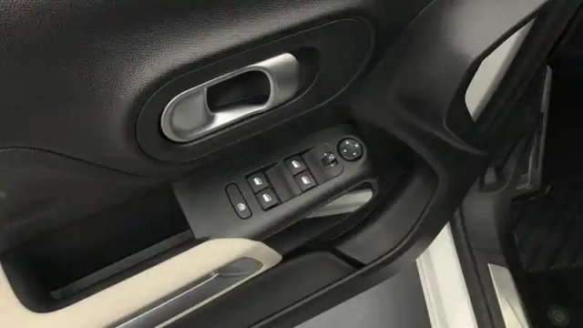 Citroën C5 Aircross hybride rechargeable 225 s&amp;s e-eat8 shine — photo 18