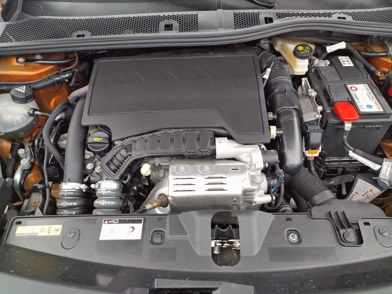 Peugeot 2008 1.2 puretech 130ch s&s gt line eat8 7cv — photo 15