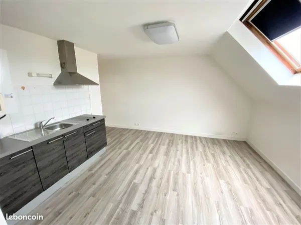 T2 Chatellerault Nord rénové / cuisine équipée / parking sécurisé