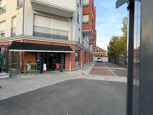 Superbe local commercial / Épicerie à louer - Neuilly-sur-Marne (93)