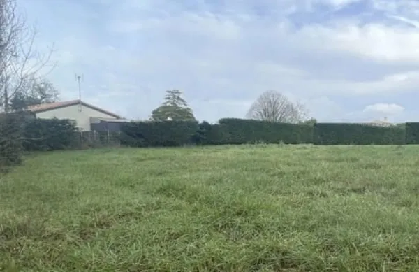 Terrain 373 m²